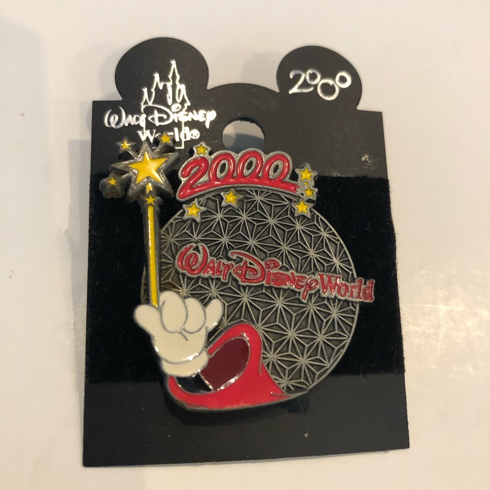 WALT DISNEY WORLD Pin Lapel Hat 2000 Mint on Card NOS